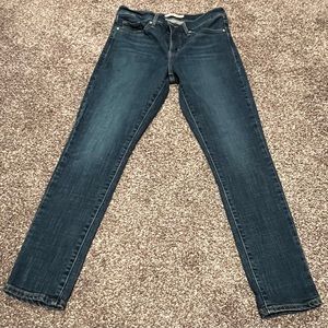 Used Levi’s 311 SHAPING SKINNY Size 28